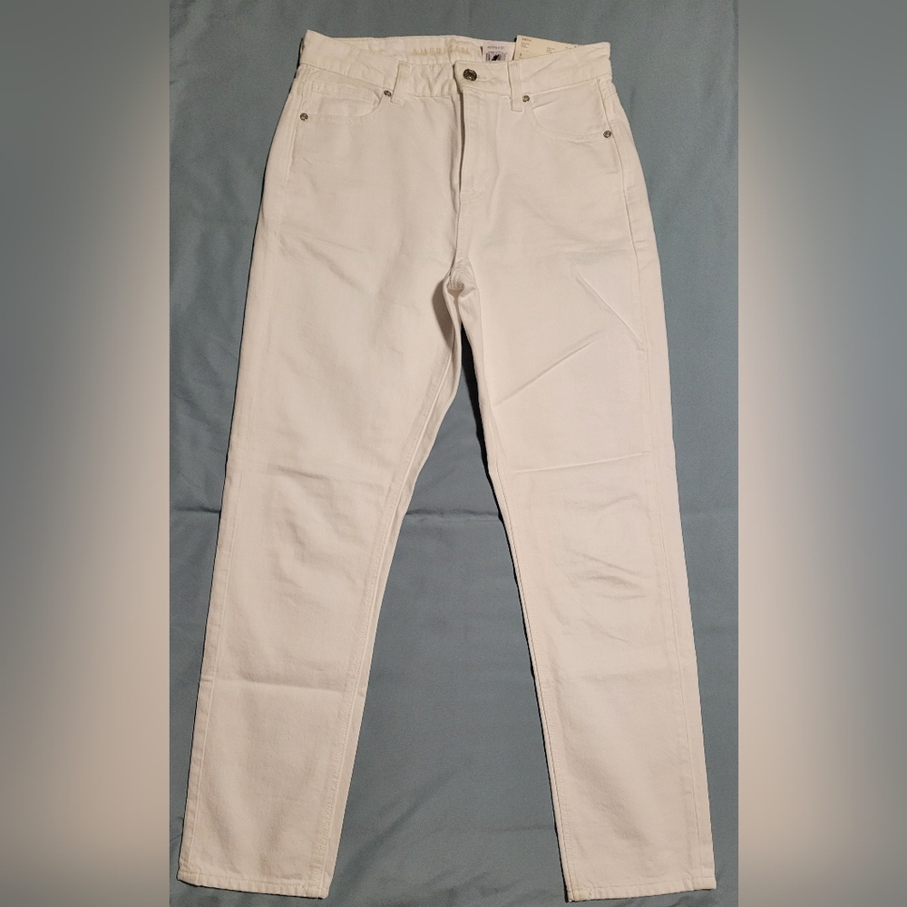 American Eagle Outfitters Women's White Straight Jeans (Mom Jean)